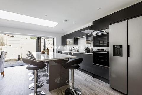 1a Pembury Close, Bromley, BR2 7PS