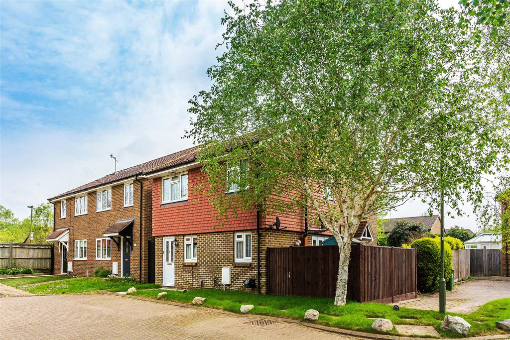 Shellwood Drive, North Holmwood... 2 bed semidetached house £375,000