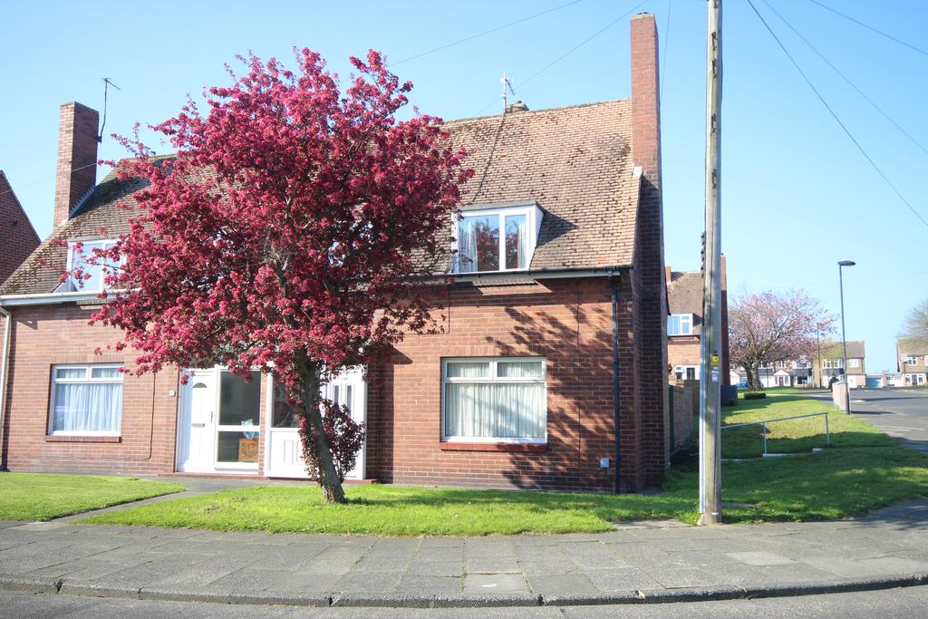 Appletree Gardens, Whitley Bay, Tyne... 3 bed semidetached house £