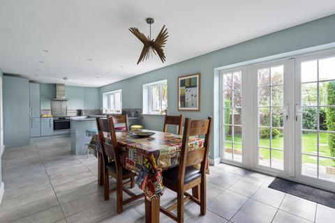 105 Woodside Avenue, Chislehurst, BR7 6BT