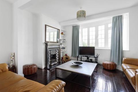 105 Woodside Avenue, Chislehurst, BR7 6BT