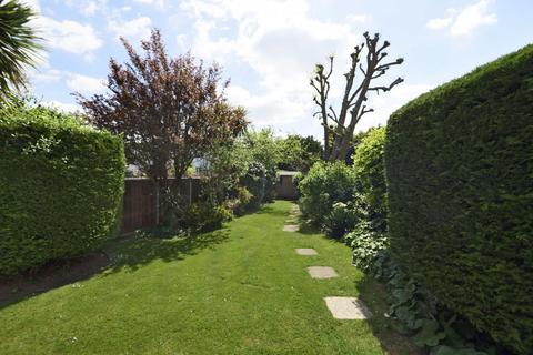 105 Woodside Avenue, Chislehurst, BR7 6BT