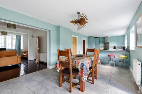 105 Woodside Avenue, Chislehurst, BR7 6BT