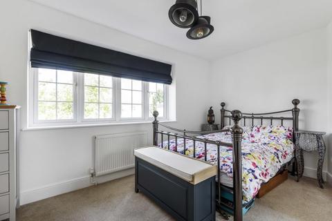 105 Woodside Avenue, Chislehurst, BR7 6BT