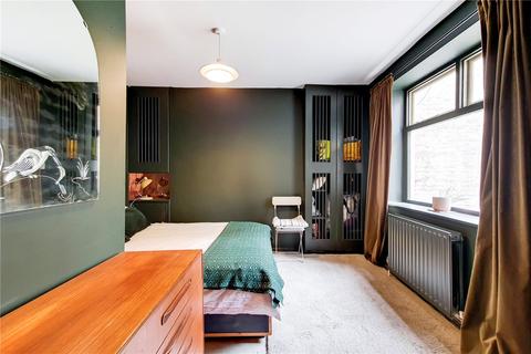 8a Ashley Road, London, N19 3AE