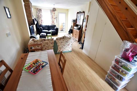 7 Fruen Road, Feltham, TW14 9NT