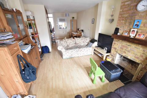 7 Fruen Road, Feltham, TW14 9NT