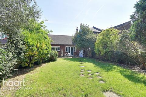 2 bedroom bungalow for sale - Lansdowne Road, South Woodford, London, E18