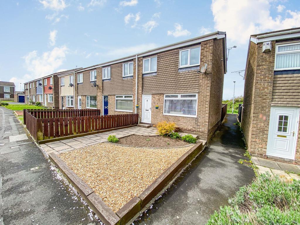 Newlyn Drive, Parkside, Cramlington, Northumberland, NE23 1RW 3 bed