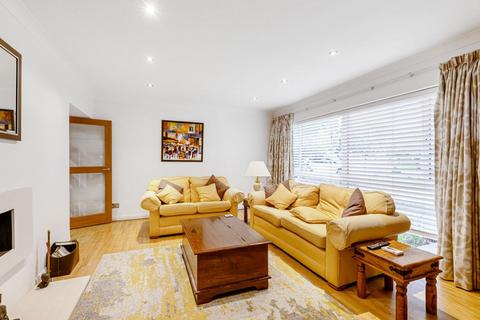 7 Thornton Dene, Beckenham, BR3 3ND