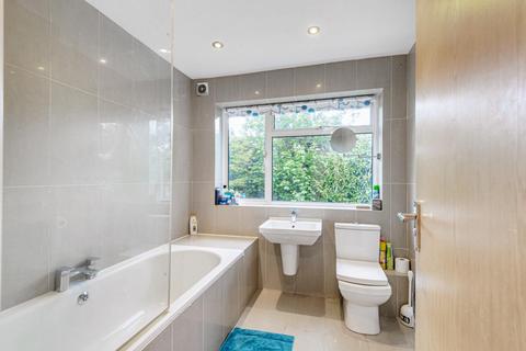 7 Thornton Dene, Beckenham, BR3 3ND