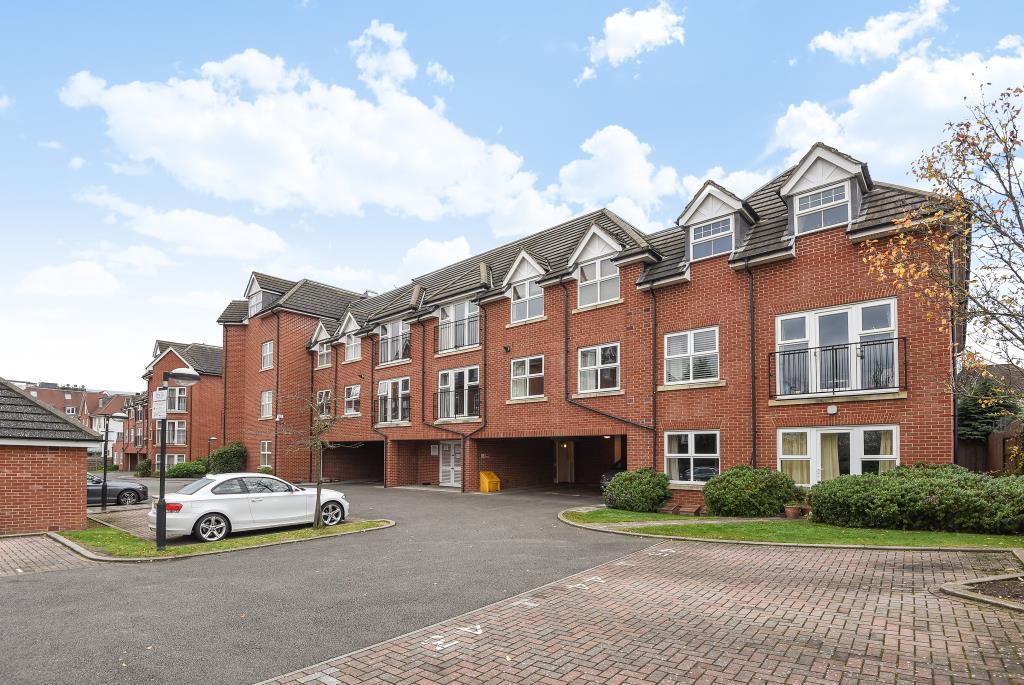 Pembroke Road, Ruislip, HA4 2 bed apartment £1,600 pcm (£369 pw)