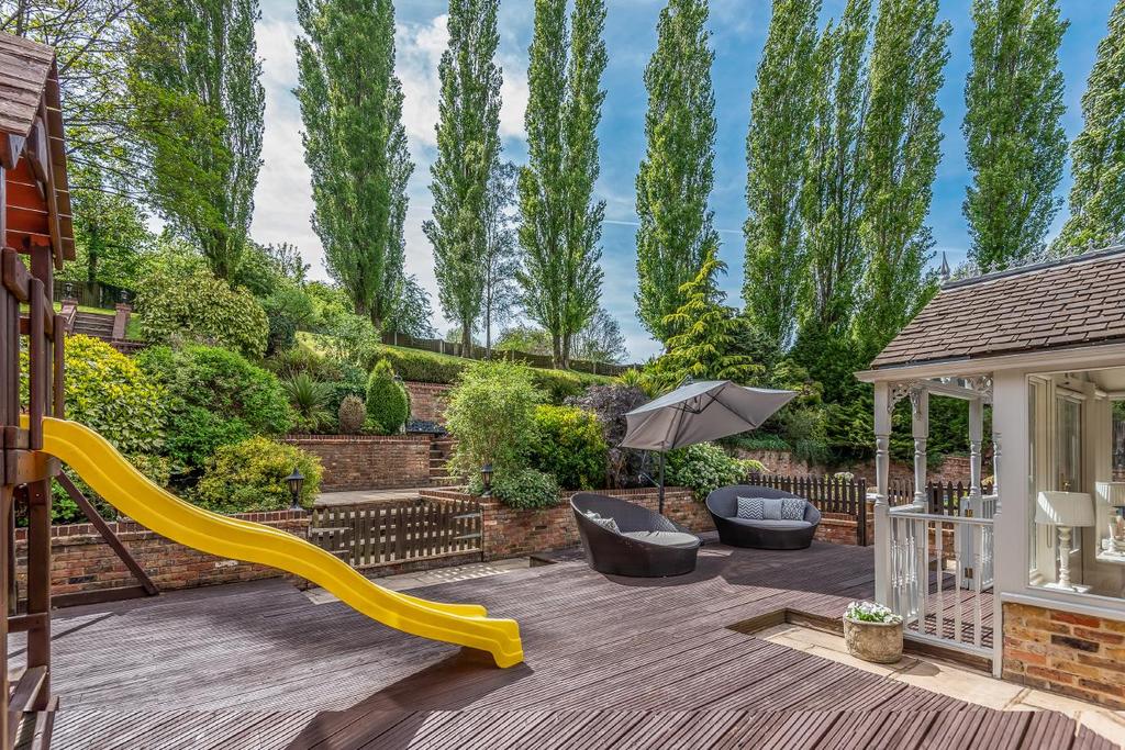 Leaves Green Road, Keston 5 bed detached house for sale £1,500,000