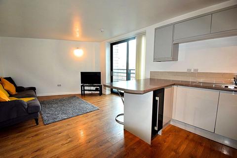 2 bedroom flat to rent, City Point 2,  Chapel Street, Salford, M3 6EU