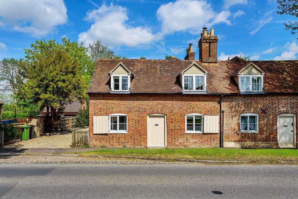 Nuneham Courtenay, Oxford, OX44 3 bed semidetached house £600,000