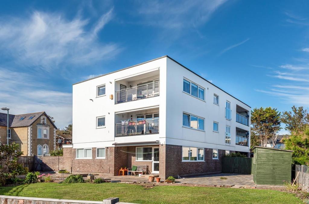 The Gables, Norfolk Square, Bognor... 2 bed flat £300,000