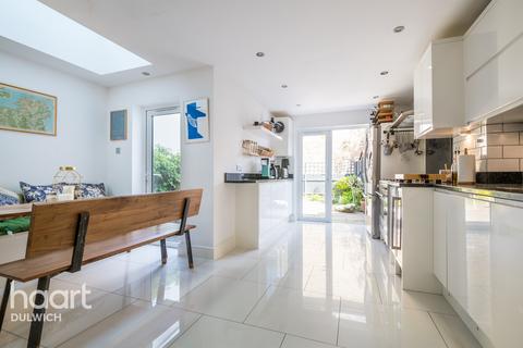 52 Tyrrell Road, London, SE22 9NE