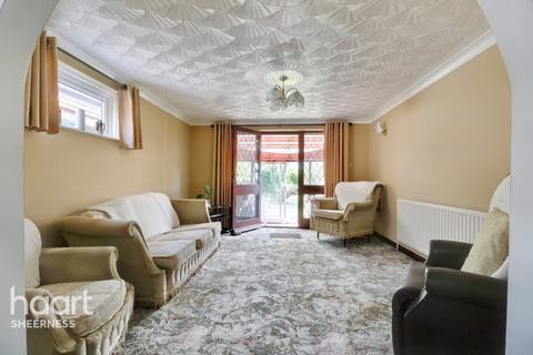 19 Danes Drive, Leysdown On Sea, Sheerness, ME12 4AJ