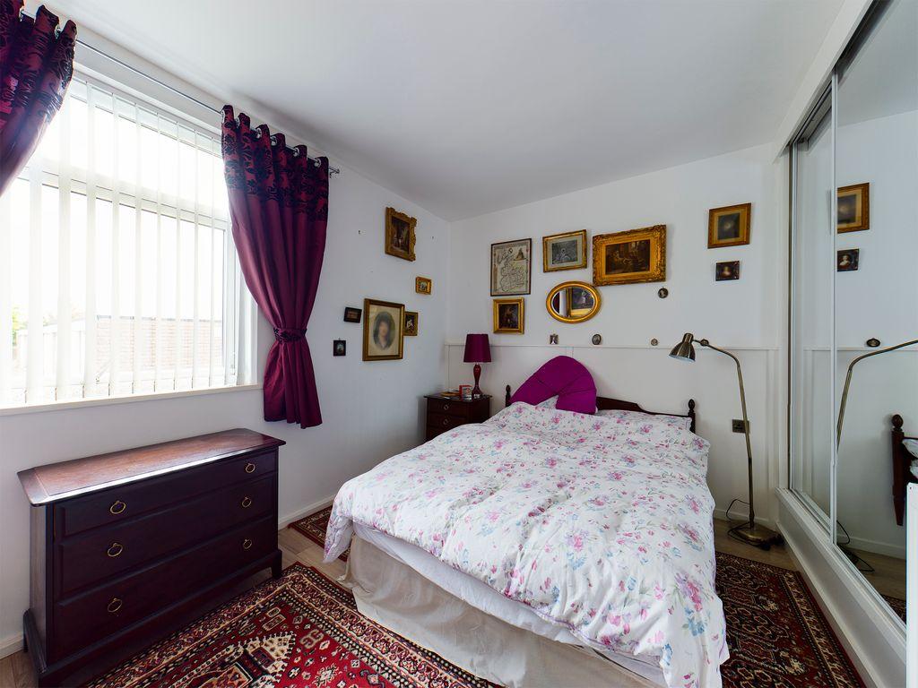 Bedroom 2 (Double)