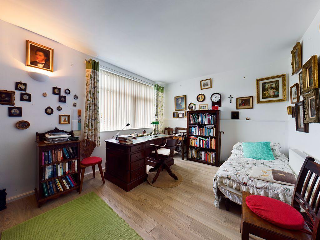 Bedroom 1 (Double)