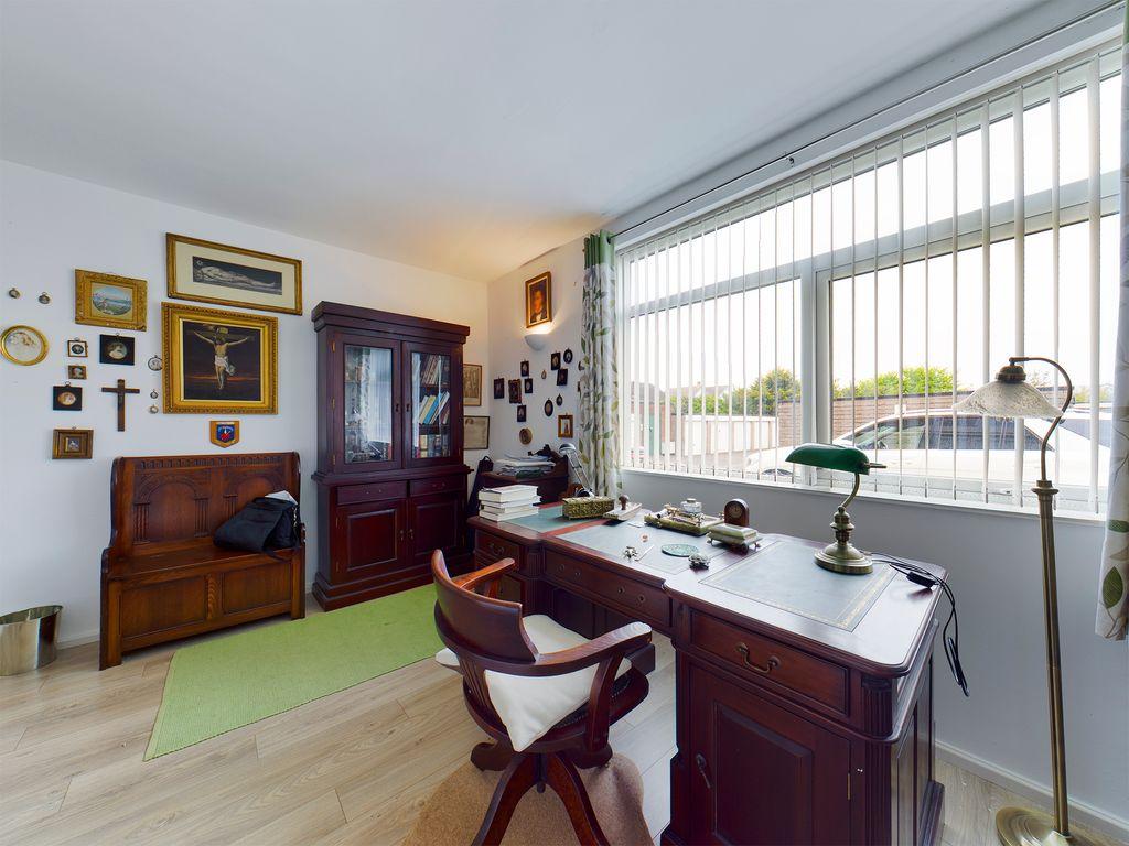 Bedroom 1 (Double)