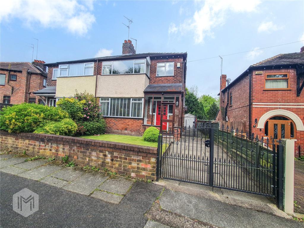 Castleway, Salford, Greater Manchester, M6 3 bed semidetached house £240,000