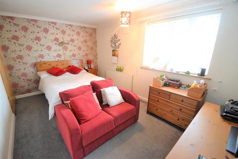30 Lichfield Road, Hounslow, TW4 6HS