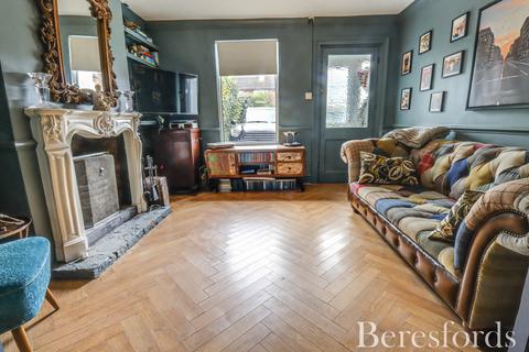 3 bedroom semi-detached house for sale, North Road, Brentwood, CM14