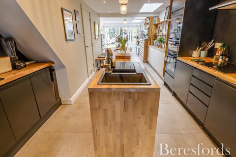 3 bedroom semi-detached house for sale, North Road, Brentwood, CM14