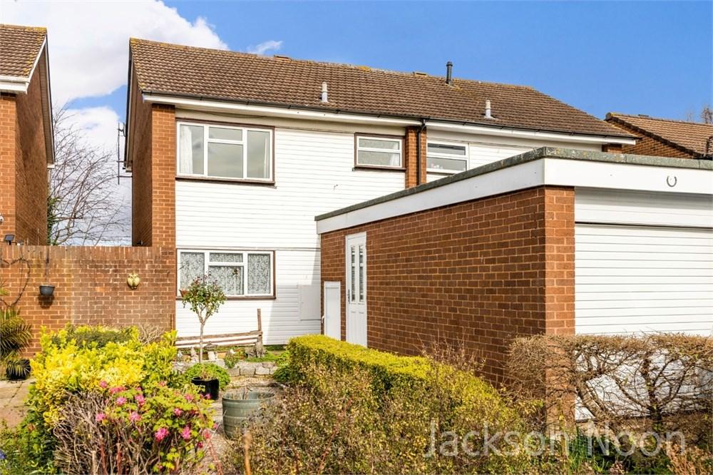 Andover Close, Epsom, KT19 3 bed semidetached house £425,000
