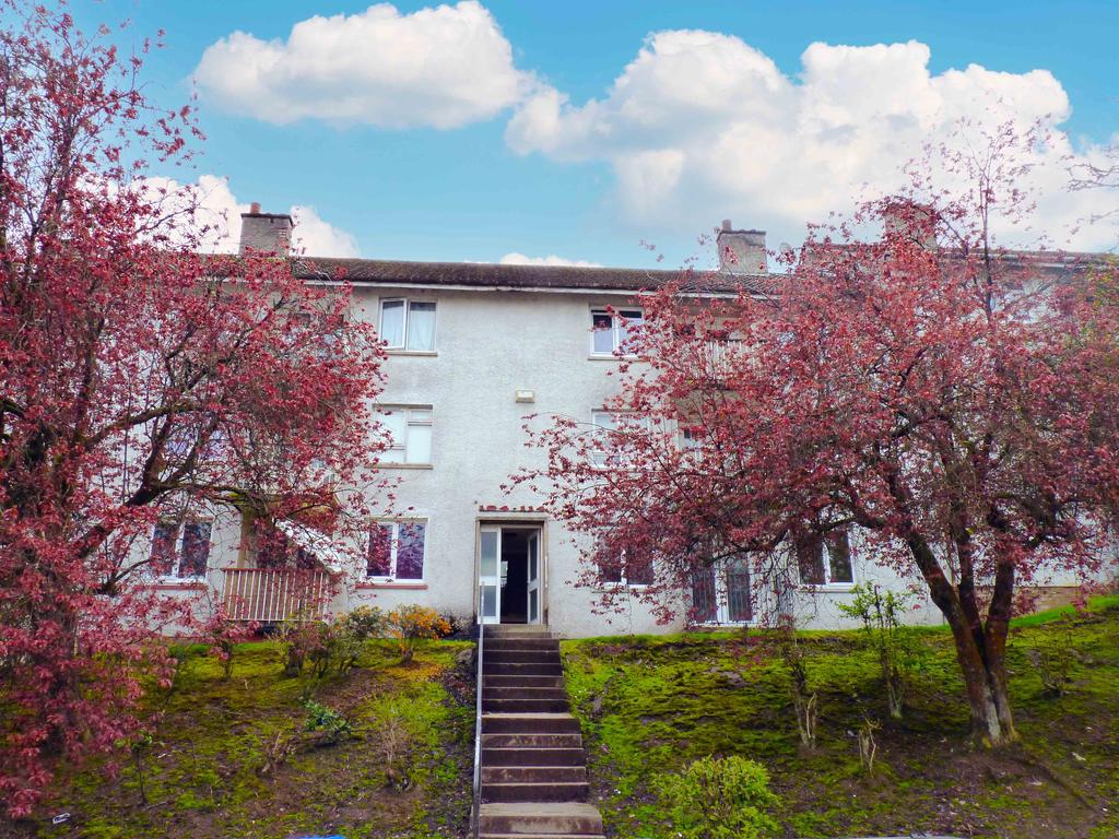 Elphinstone Crescent, East Kilbride G75 2 bed flat for sale £73,000