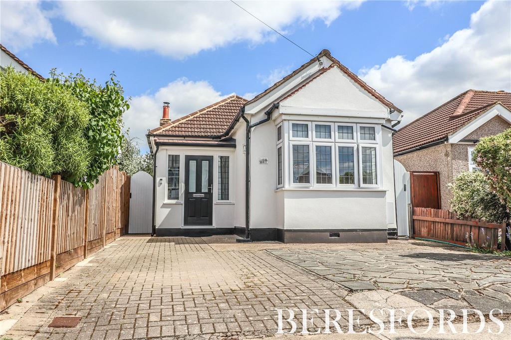 Bridge Avenue, Upminster, RM14 2 bed bungalow £550,000