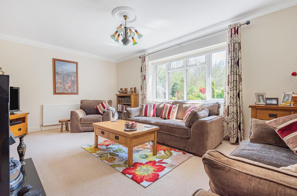 The Shrave, Four Marks, Alton... 3 bed bungalow £725,000