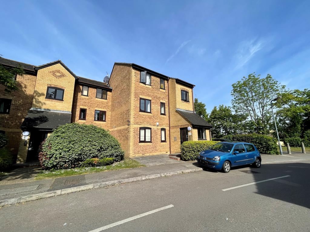 Burket Close Southall Ub2 1 Bed Apartment For Sale £250 000