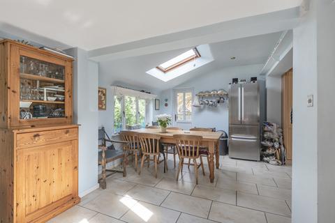 Log Cabin Bircholt Road, Liphook, GU30 7PQ