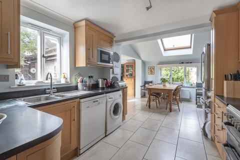 Log Cabin Bircholt Road, Liphook, GU30 7PQ