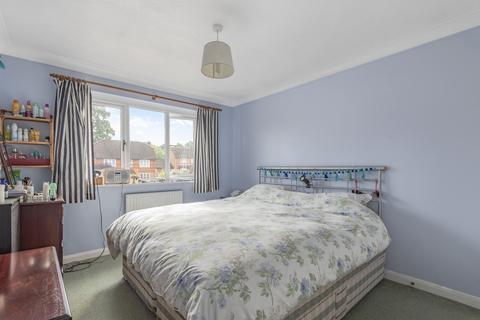 Log Cabin Bircholt Road, Liphook, GU30 7PQ
