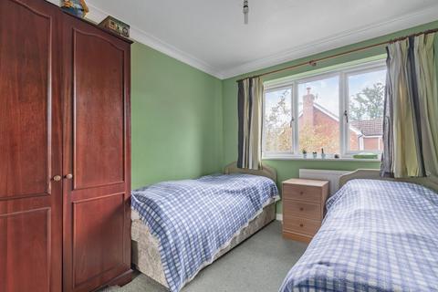 Log Cabin Bircholt Road, Liphook, GU30 7PQ