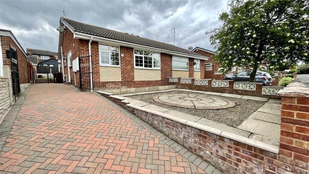 Silverstone Avenue, Cudworth, Barnsley, S72 2 bed bungalow £165,000