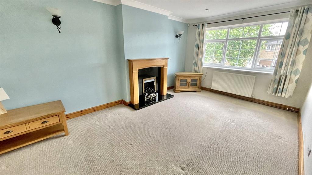 Silverstone Avenue, Cudworth, Barnsley, S72 2 bed bungalow £165,000