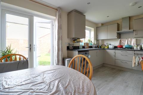 6 Wheatsheaf Way, Waterbeach, Cambridge, CB25 9GG