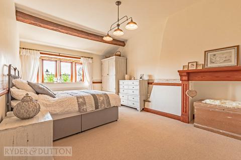 3, Old Tame Horest Lane, Denshaw, Oldham, OL3 5ST