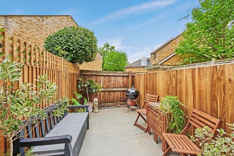 156 Replingham Road, London, SW18 5LJ