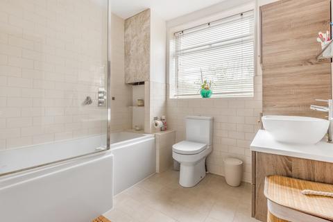 270 Dunkery Road, London, SE9 4LR