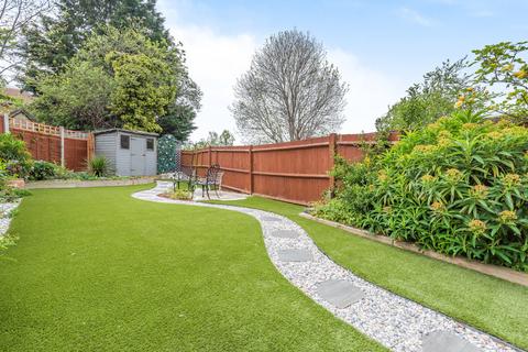 270 Dunkery Road, London, SE9 4LR