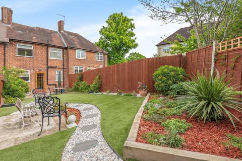 270 Dunkery Road, London, SE9 4LR