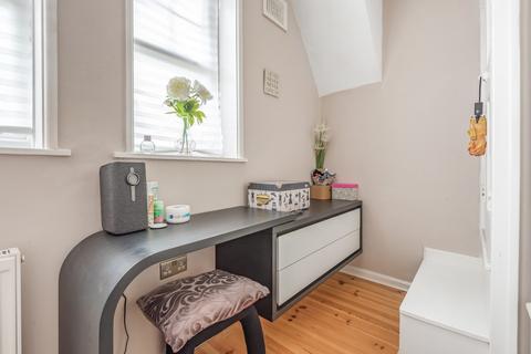 270 Dunkery Road, London, SE9 4LR