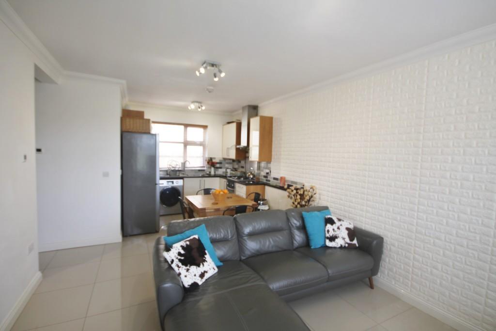 Lorraine Road, Leicester 2 bed semidetached house £875 pcm (£202 pw)