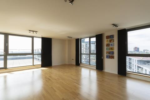 3 bedroom apartment to rent, Centenary Plaza, Holliday Street, Birmingham, B1