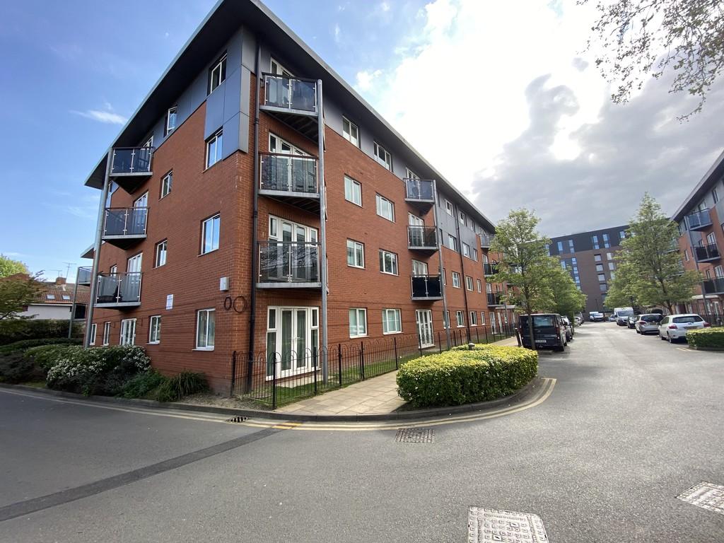 Hever Hall, Conisbrough Keep, Coventry, CV1 5PB 2 bed ground floor flat